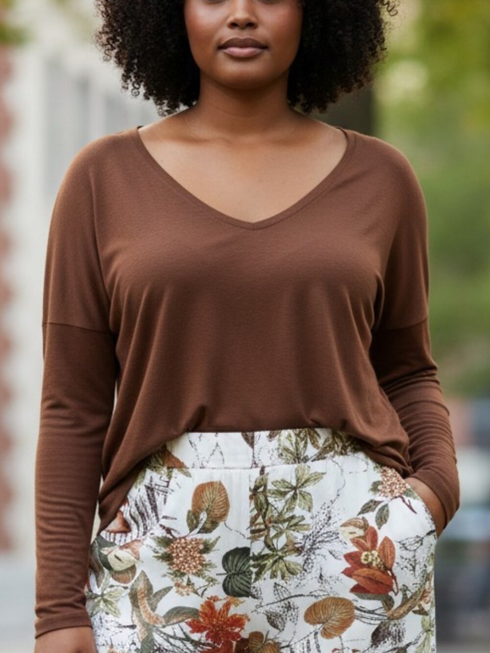 Red Brand Women's V-Neck Long Sleeve Top - Brown
